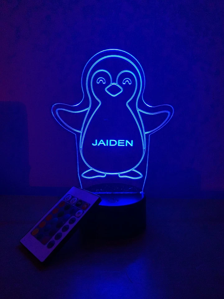 Luz Nocturna Pingüino, Personalizada Gratis, 16 Opciones de Color LED Grabada Personalizada Foto 2 de 4