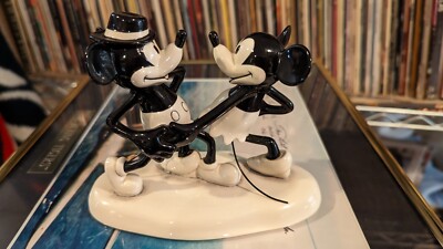 Disney Showcase Collection by Royal Doulton TWO TO TANGO MM 27 