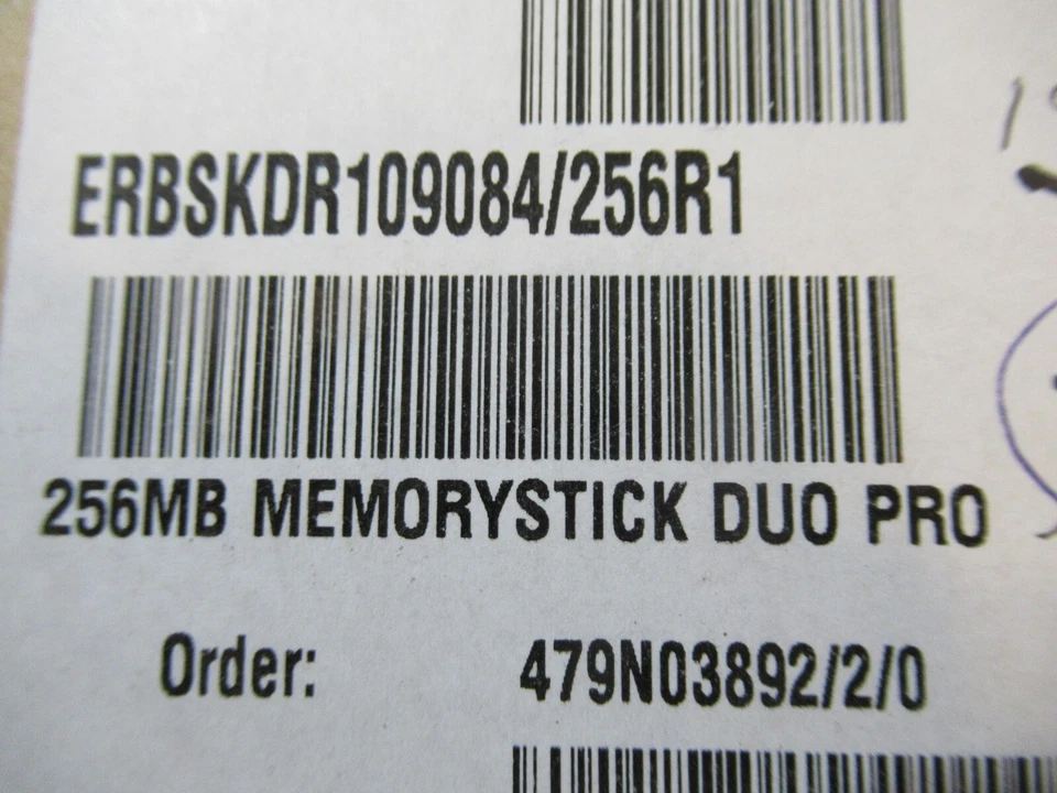 256MB BLUE SANDISK MEMORY STICK PRO DUO CARD MAGICGATE New Old Stock - Image 4 of 4