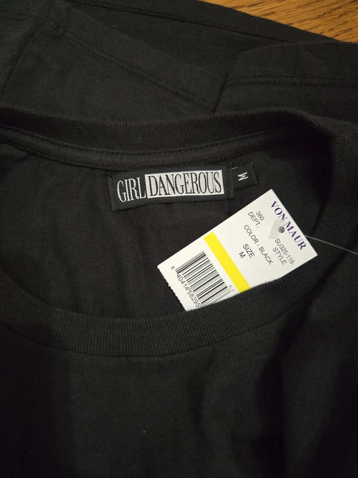 NWT GIRL DANGEROUS Women's Black Logo Tee Sz Medium - Image 3 of 3