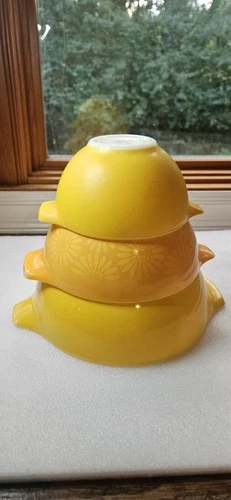 Vtg PYREX Yellow/orange SUNFLOWER, DAISY Cinderella Nesting Bowls, Set/3 No...