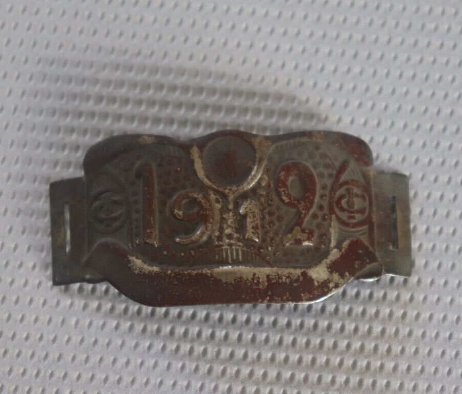 Plaque Fiscale Vélo 1913 – Badge Vintage Club Français – Cyclisme Années 20