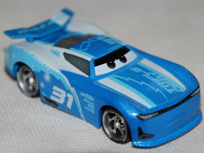 Disney Pixar Cars 3 New Gen Cam Spinner Triple Dent 31 1/55 Metall Vitrine