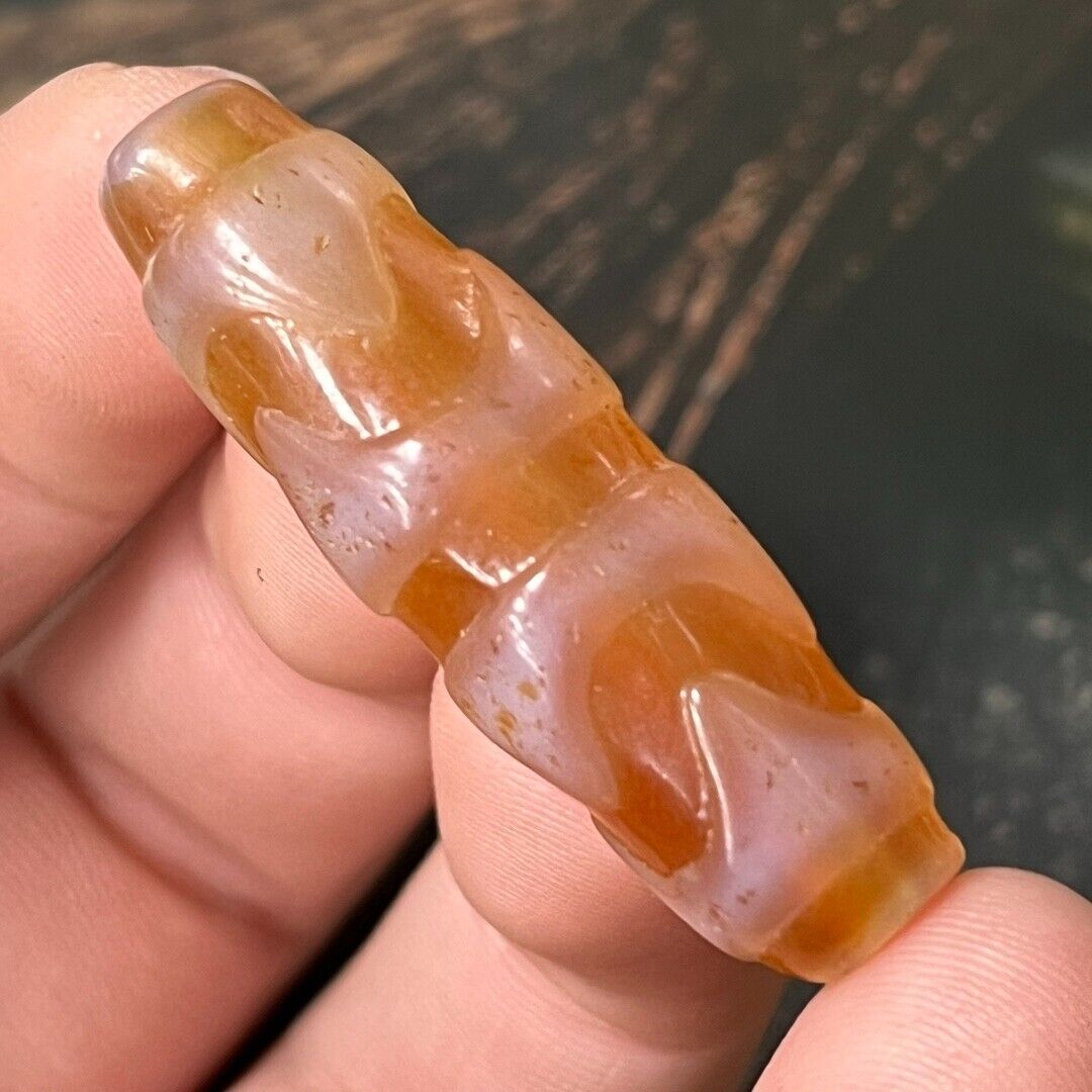 Pure Tibetan Buddhism Agate Tiger Teeth Totem Dzi Bead Pure Tibetan Buddhism Agate Tiger Teeth Totem Dzi Bead