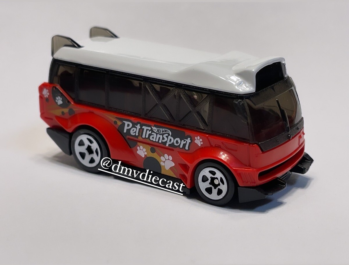 New 2025 Hot Wheels Case A Mainline 'Kowloon D Hypervan Pet Transport Unspun
