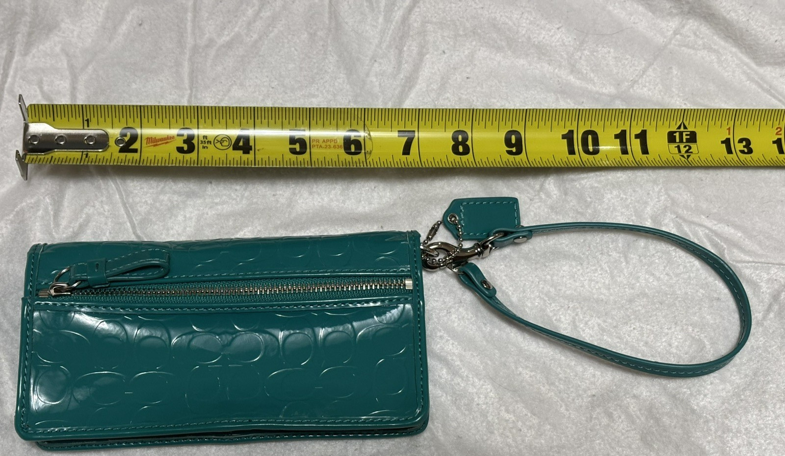 Coach Mini-Purse / Wallet with Wristlet - Green Emboss C with Heart Charm Snap image 2