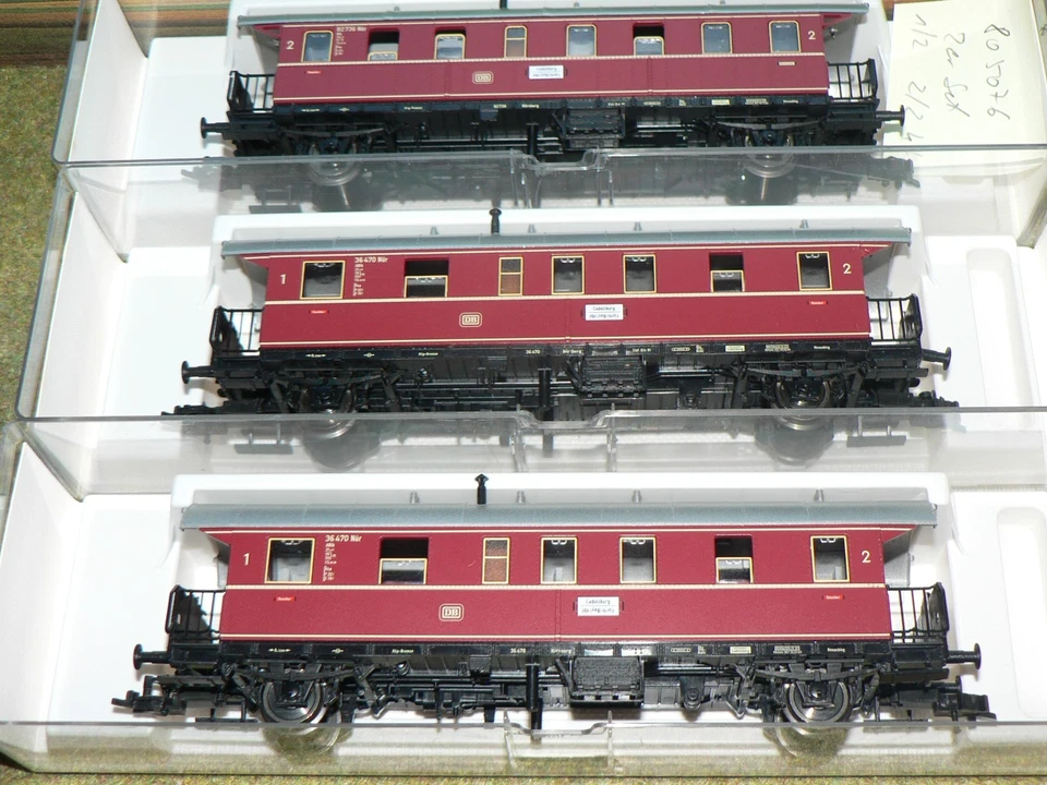H0 Fleischmann 3x Personenwagen aus Set 805076 rot mit Plattform