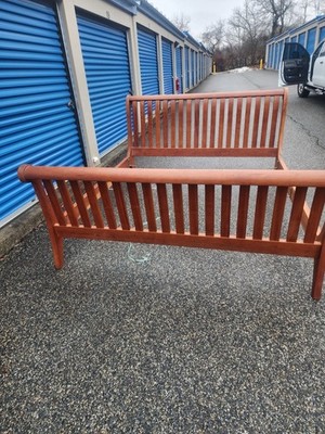 **Very Nice**Queen Size Sleigh Bed Crafted By Shackleton Thomas, Retail $15k OBO