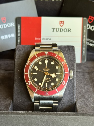 Tudor Black Bay Red 79220R Smiley Dial ETA 41mm Full Set Warra...