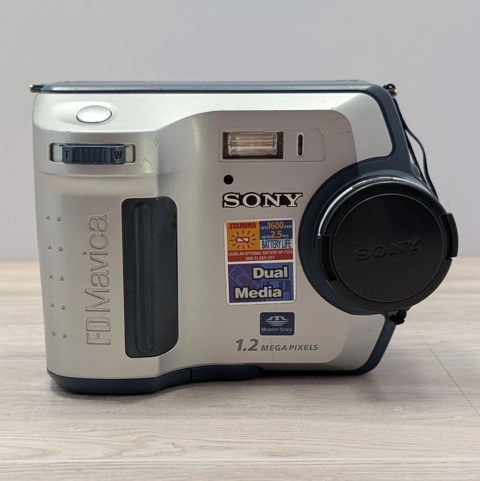 Cámara digital Sony Mavica MVC-FD100 1,2 MP plateada MPEG solo piezas de película + disquete Foto 2 de 4