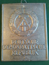 Grenzschild Hoheitszeichen Ehrenkranz DDR Repro aus Wachs