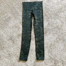 SPANX Green Camo Leggings Seamless Look At Me Now Size Medium