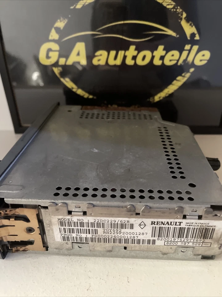 Original Renault Megane Scenic I Kassettenradio Radio 8200197529 mit code - Bild 3 von 4
