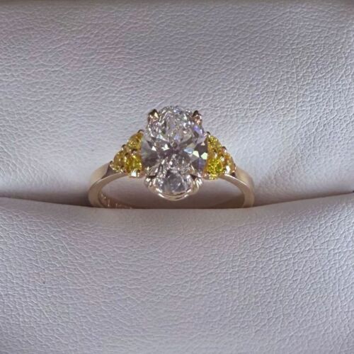Bague de fiançailles IGI 2,50 CT ovale taille brillant diamant cultivé en laboratoire or jaune 14 carats - Photo 12 sur 13