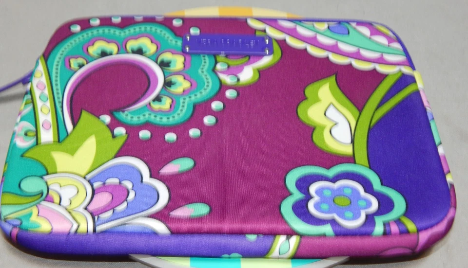 Vera Bradley acolchoado roxo vermelho e verde floral iPad tablet capa manga mini bolsa - Imagem 2 de 4