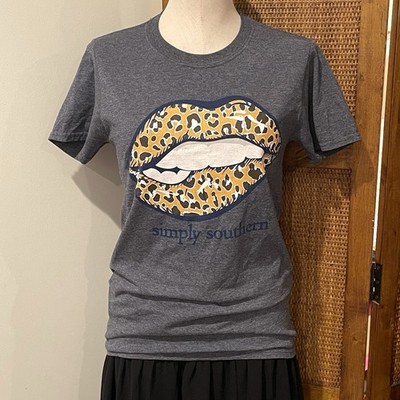 Simply Southern T-Shirt Women's Small Leopard Cheetah Print Lip Bite Summer Top