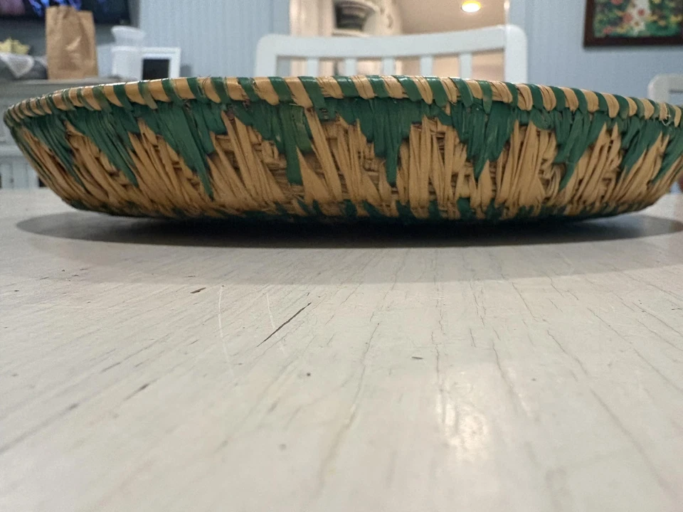 Handwoven Straw Basket Plate Tray Round Green Natural Starburst Decor Wall Art - Image 4 of 4