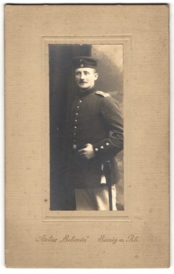 Fotografie Atelier Schmitz, Sinzig a. Rh., Soldat in Uniform mit Schulterstück  