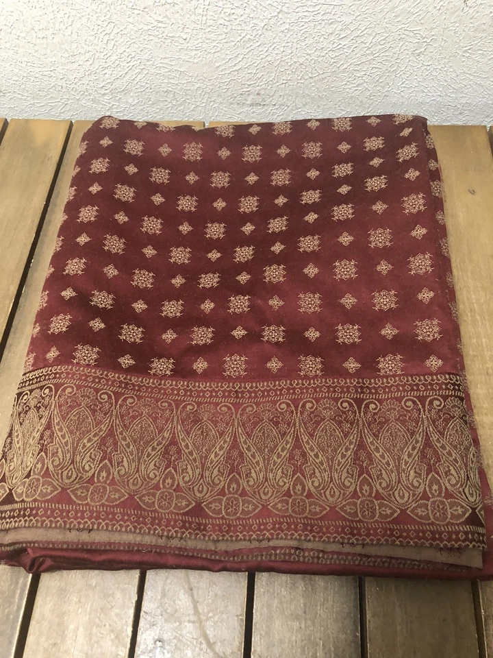 Burgundy & Tan Tablecloth Jacquard Floral Paisley Trim Rectangular 72x140" EUC - Image 2 of 4
