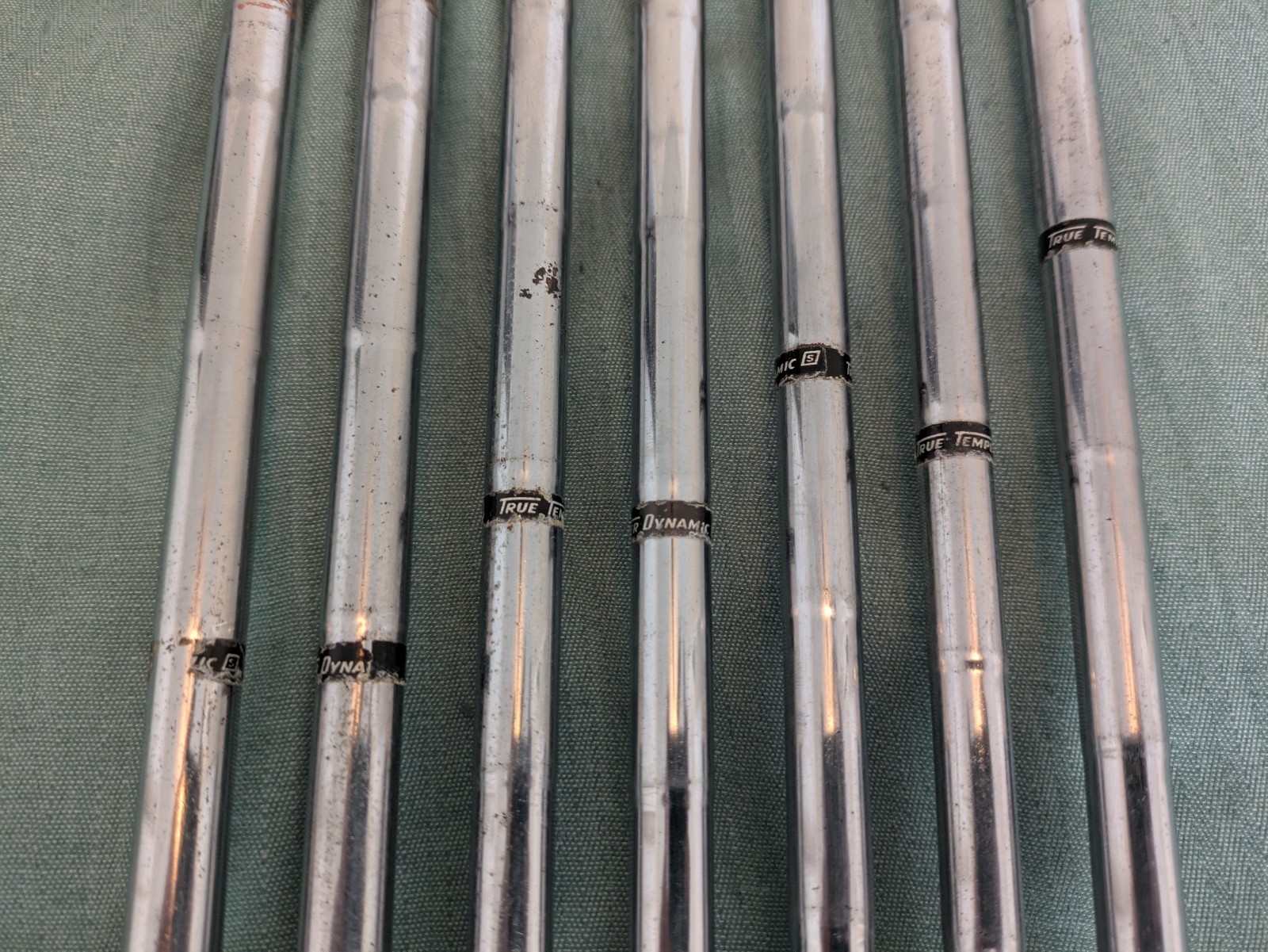 как выглядит Spalding Top Flite Synchro-Dyned Registered Irons, 3-9, Stiff, New Grips фото
