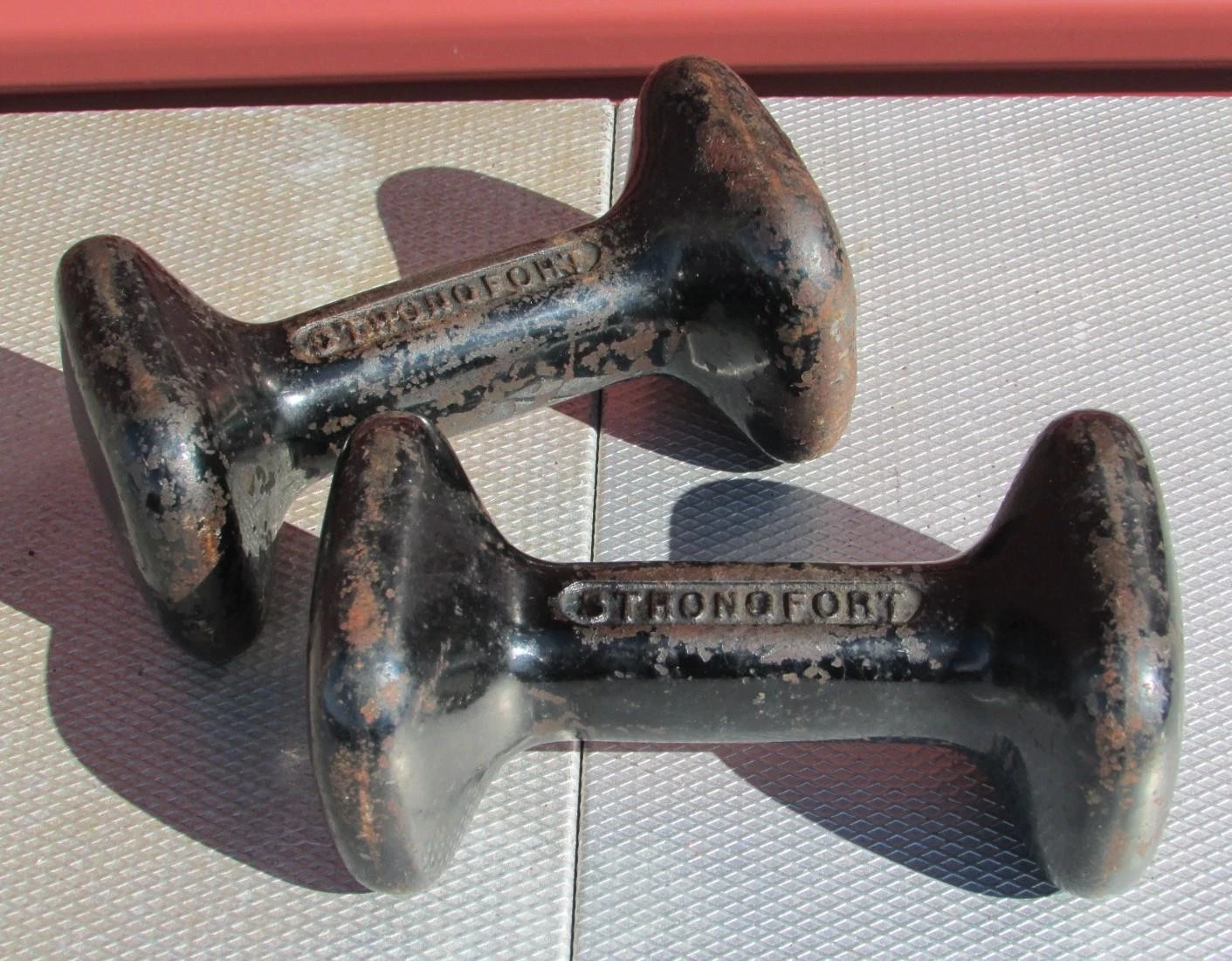 Vintage 1940s Sandfort Gym Dumbells Cast Metal Fillable Hand Weights 2.5 lbs #1