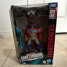 Hasbro Transformers War for Cybertron Trilogy Optimus Prime Transforming 8