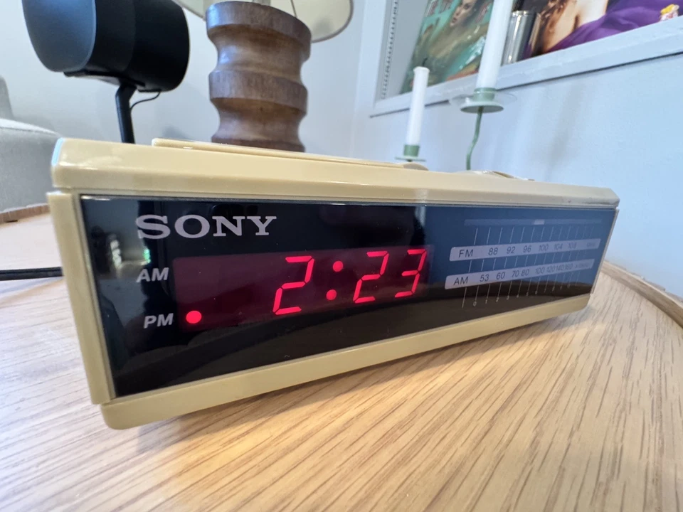 Vintage Sony Dream Machine ICF-C2W AM/FM Alarm Clock Radio Tan Tested/Works - Image 3 of 4