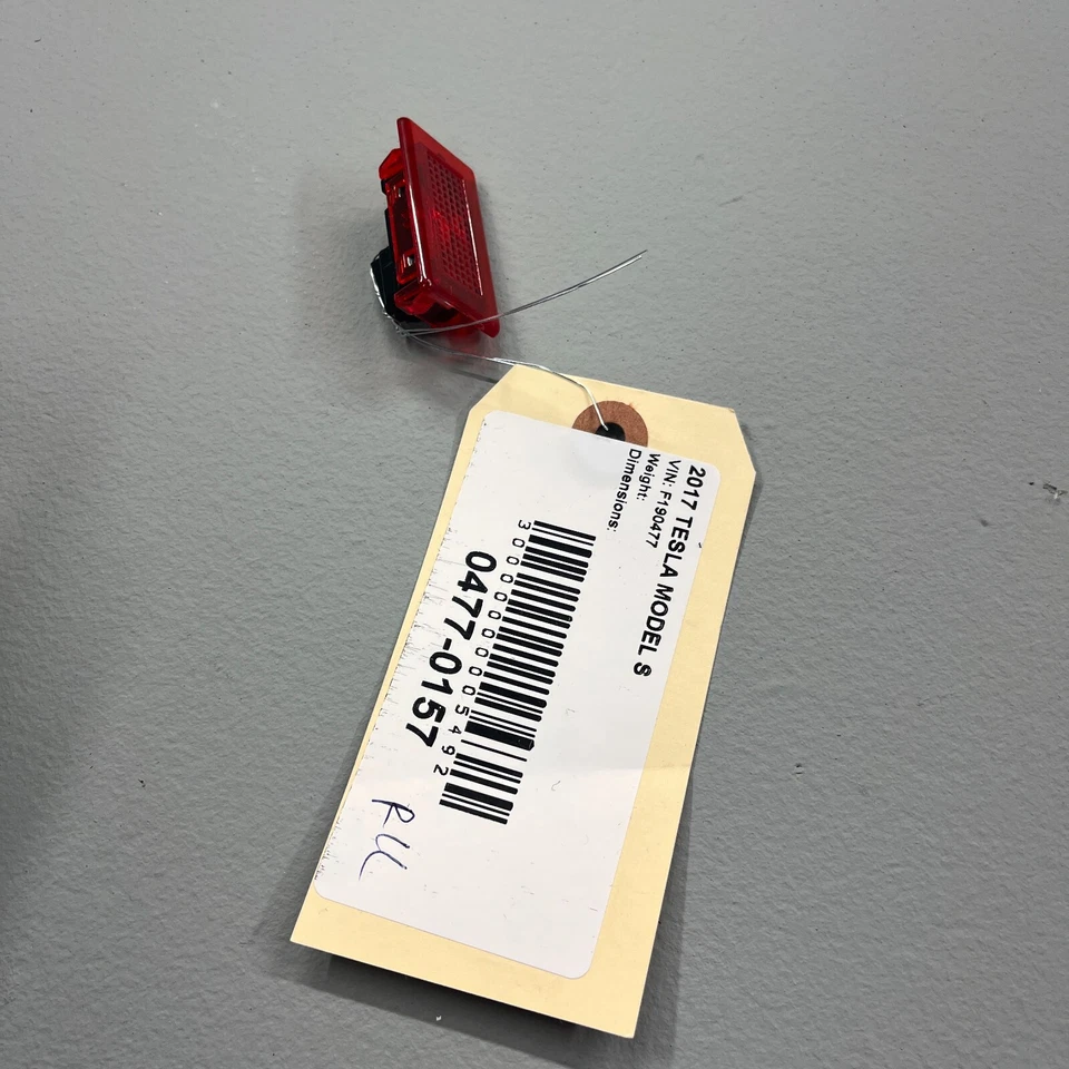 2012 - 2020 特斯拉型号 S 前门/后门红色镜片标记浅色原始设备制造商 — 第 2/4 张图片