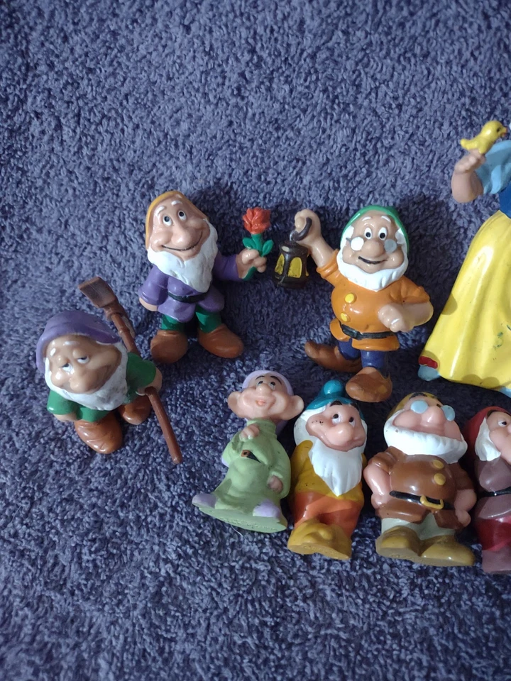 Винтажный лот из 14 фигурок Walt Disney Productions - белоснежные персонажи - Изображение 2 из 4