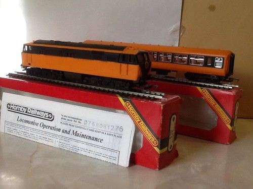 Hornby HYMEK R768 C.I.E VERY RARE. Diesel loco + Mk 2 Coach In Irish Livery - Picture 3 of 12