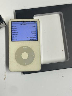 Apple iPod classic 30GB 白 MA444J 箱付 稼働品 Apple iPod classic 5th Generation White (30 GB) ma444ll With Box
