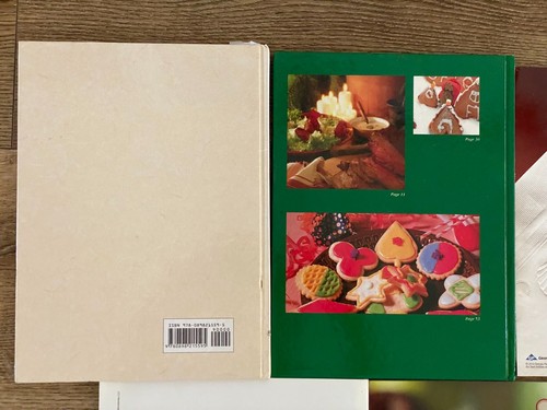 Lot Of 7 Holiday/ Christmas/ Baking / Halloween Cookbooks - Taste of Home... - Picture 8 of 15