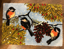 1970&rsquo;s Handmade Latch Hook Rug Birds on Branch Design Wall Hanging Mat.39x27