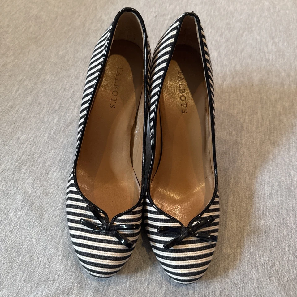 Tacones de cuero a rayas blancas y negras TALBOTS para mujer talla 7 1/2  Foto 2 de 4