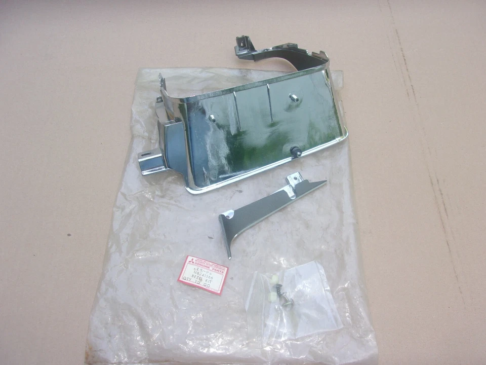 Dodge Colt Plymouth Champ 1982 82 nuevo en stock Mitsubishi kit de bisel de faro derecho Foto 2 de 3