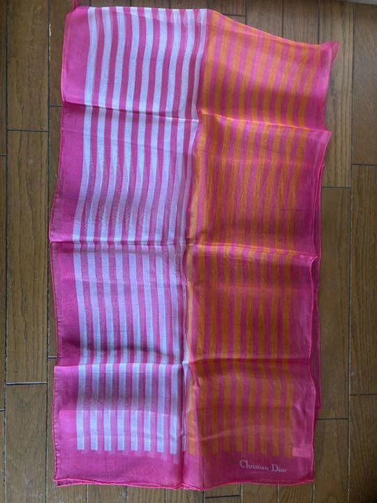 Foulard Christian Dior motif rayures 50 cm x 180 cm rose orange marque femme