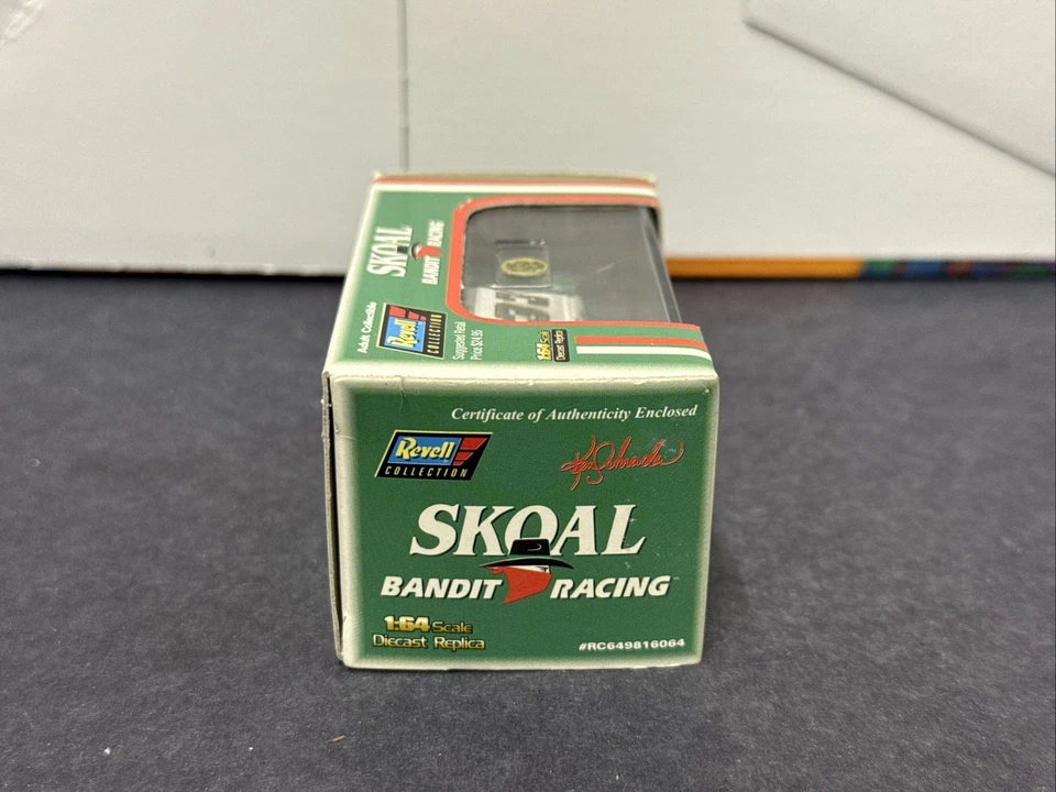 1998 Ken Schrader #33 Skoal Bandit 1:64 NASCAR Revell Diecast NEW RARE - Image 4 of 4