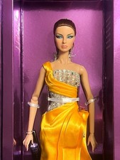 Integrity Toys Legendary Status Agnes Von Weiss (Gold) Doll NRFB