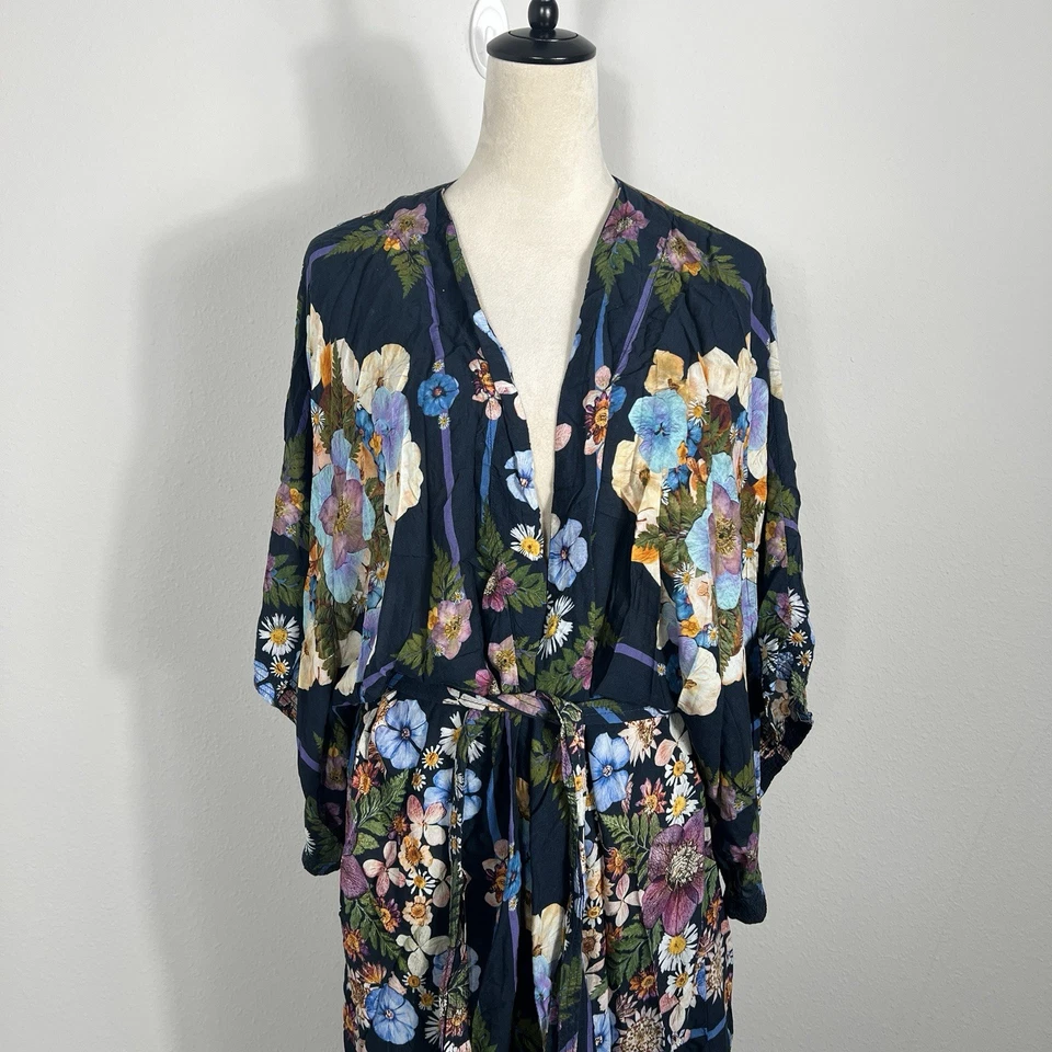 Anthropologie The Moxy Collective Bata Botánica Azul Marino Floral Para Mujer’s M/L Foto 2 de 4