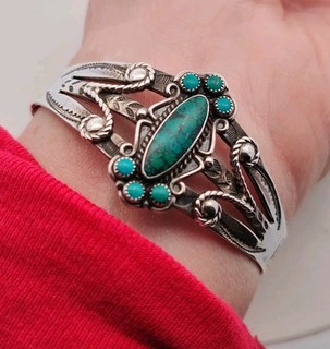 Vintage Bell Sterling Silver Navajo Turquoise Cuff Bracelet w/ Chased Designs
