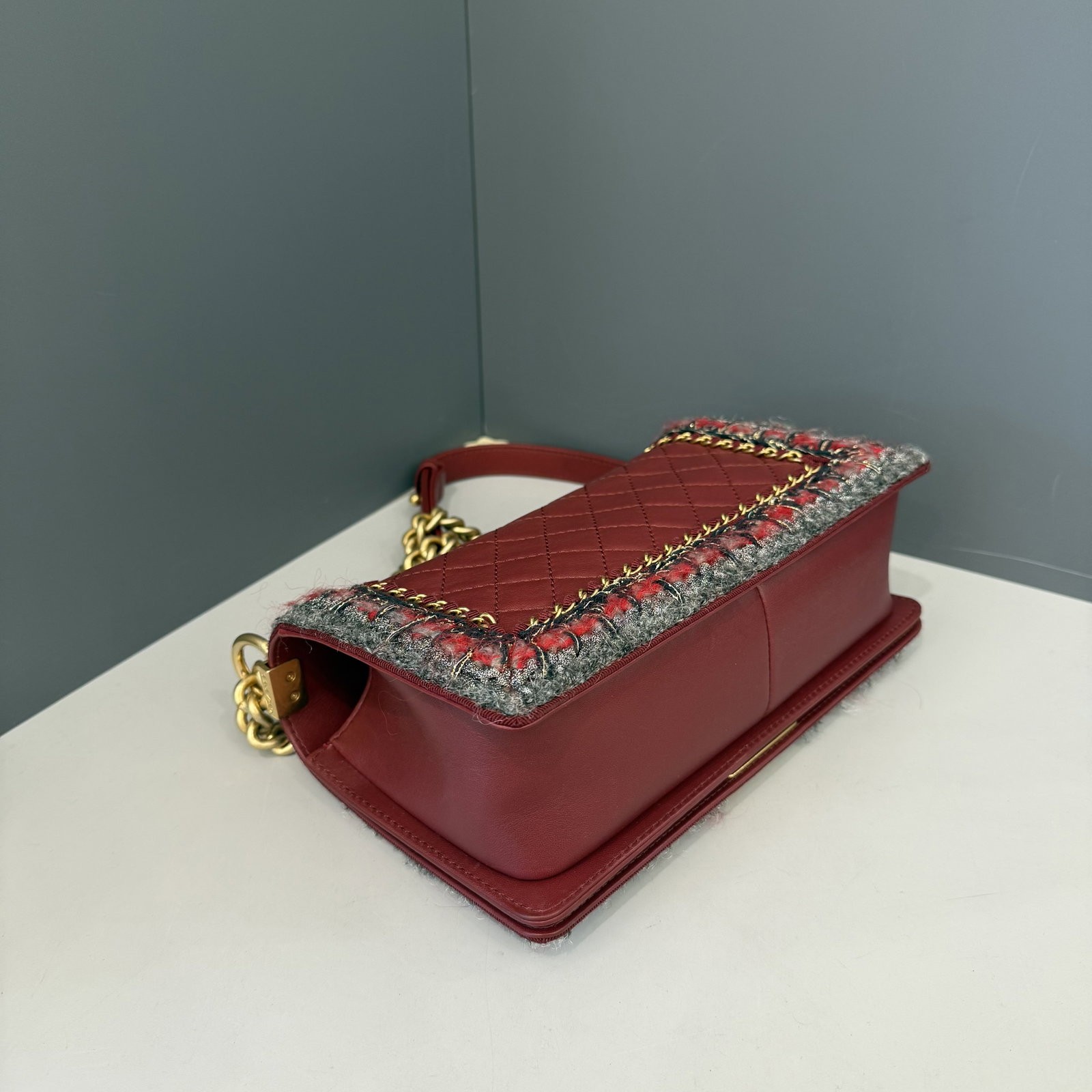 Chanel Medium Boy Flap Dark Red Lambskin (hs042126a0) — image 9