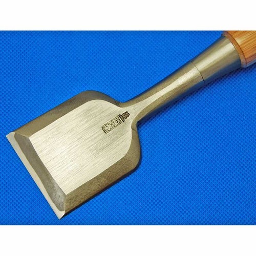 Tasai Oire Nomi Japanese Bench Chisel Polished Finish Blue Steel Red Oak 田斎 追入鑿 - Afbeelding 2 van 63
