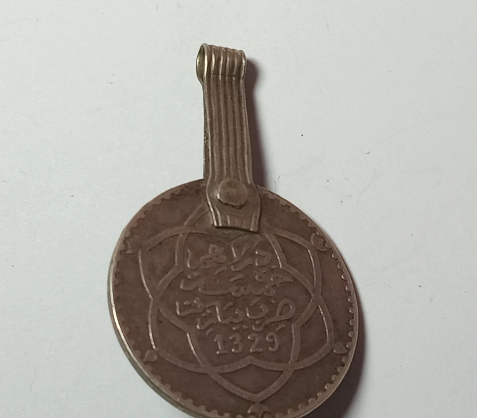 Colgante de plata vintage una gran moneda de 1911 Peso 15g y piedra ROJA Foto 2 de 4