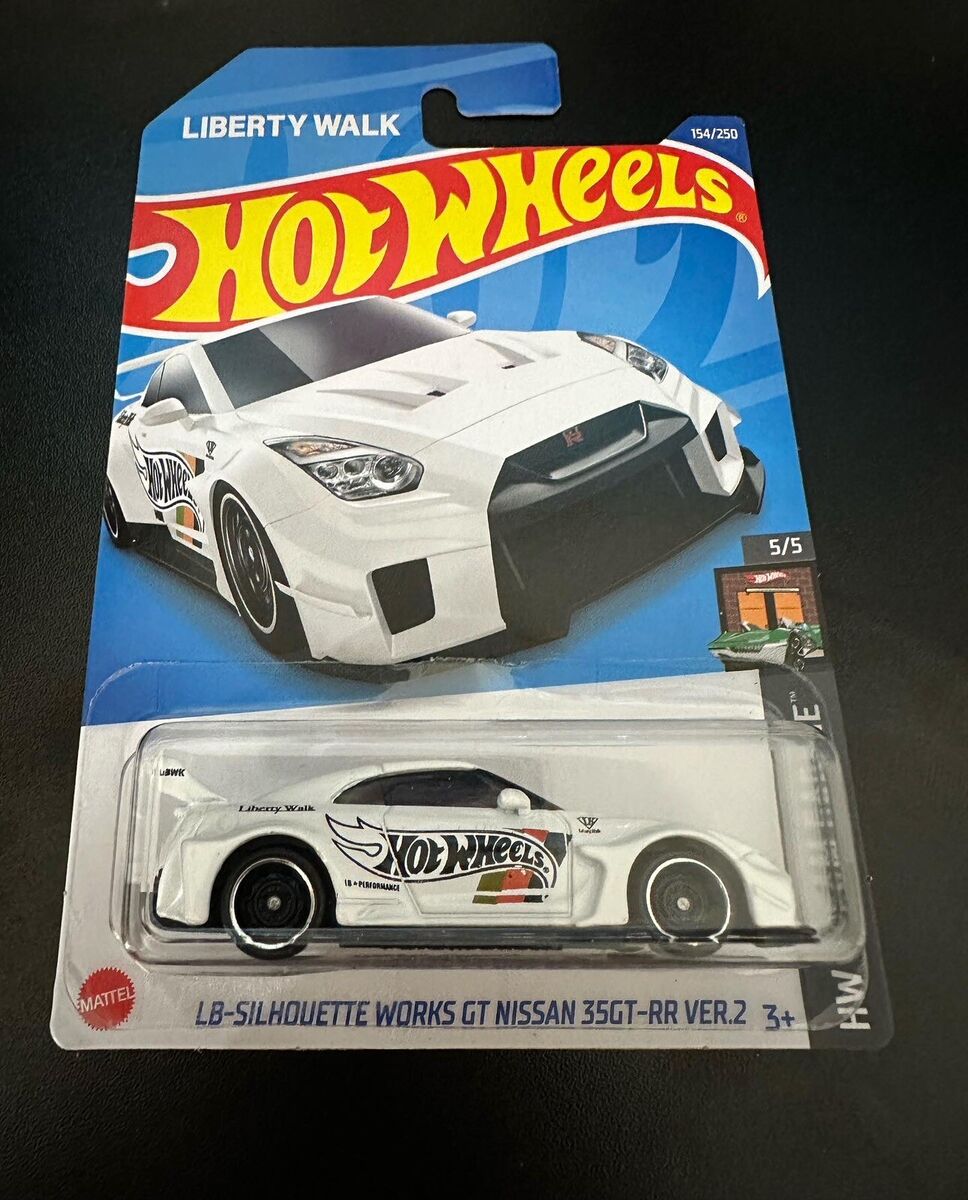Hot Wheels Liberty Walk Nissan GTR R35 - New Carded - White Hot Wheels Liberty Walk Nissan GTR R35 - New Carded - White