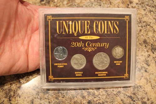 4-UNIQUE COINS OF THE 20'TH CENTURY, IN PLASTIC DISPLAY CASE, MERCURY DIME - 第 1/2 張圖片