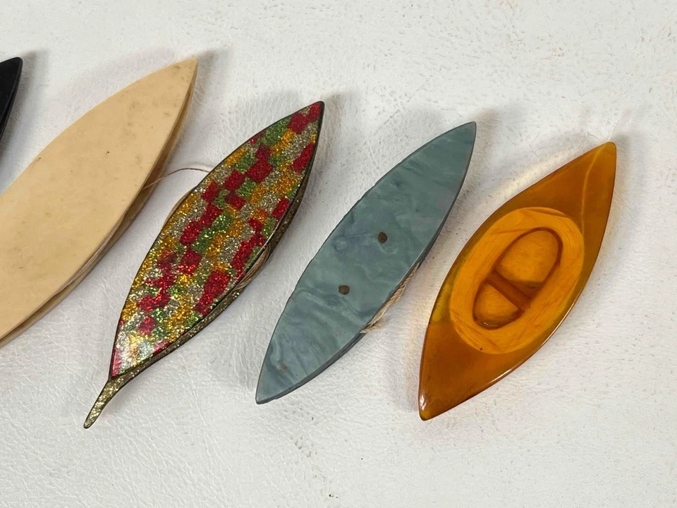 Lote 6 lanzaderas antiguas Art Deco baquelita negro azul ámbar con encaje para hacer Foto 3 de 4