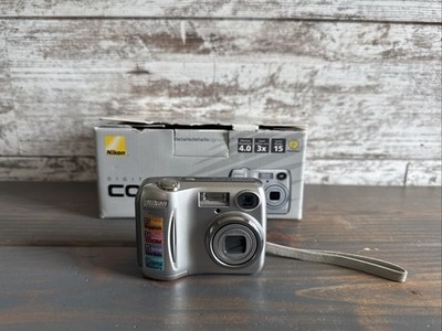 Nikon COOLPIX E 4100 4.0MP Digital Camera Silver Nikkor Zoom