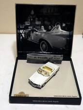 Minichamps Mercedes-Benz 230SL Pagoda "A Flash of Car" Celebrity Edition