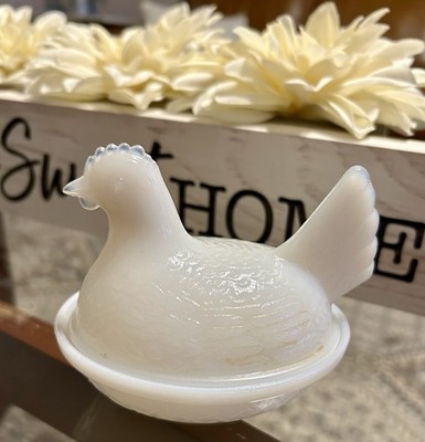 Vintage Hazel Atlas Small White Opalescent Milk Glass Hen On A Nest Basket Weave