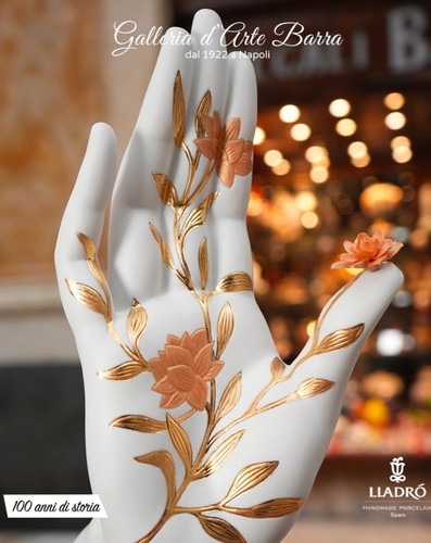 Lladró Artistic Porcelain Lladro - Hand Sculpture Protection Mudra - Picture 5 of 10